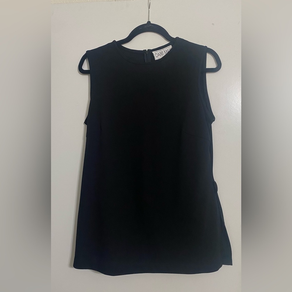 Chic Black Sleeveless Pantsuit